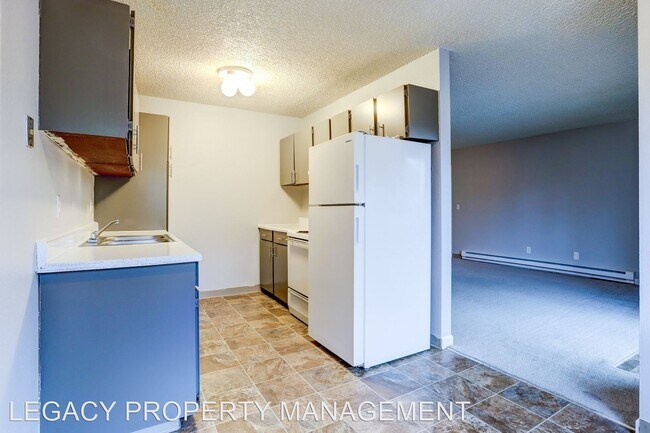 Building Photo - 2675 SE 162nd Ave