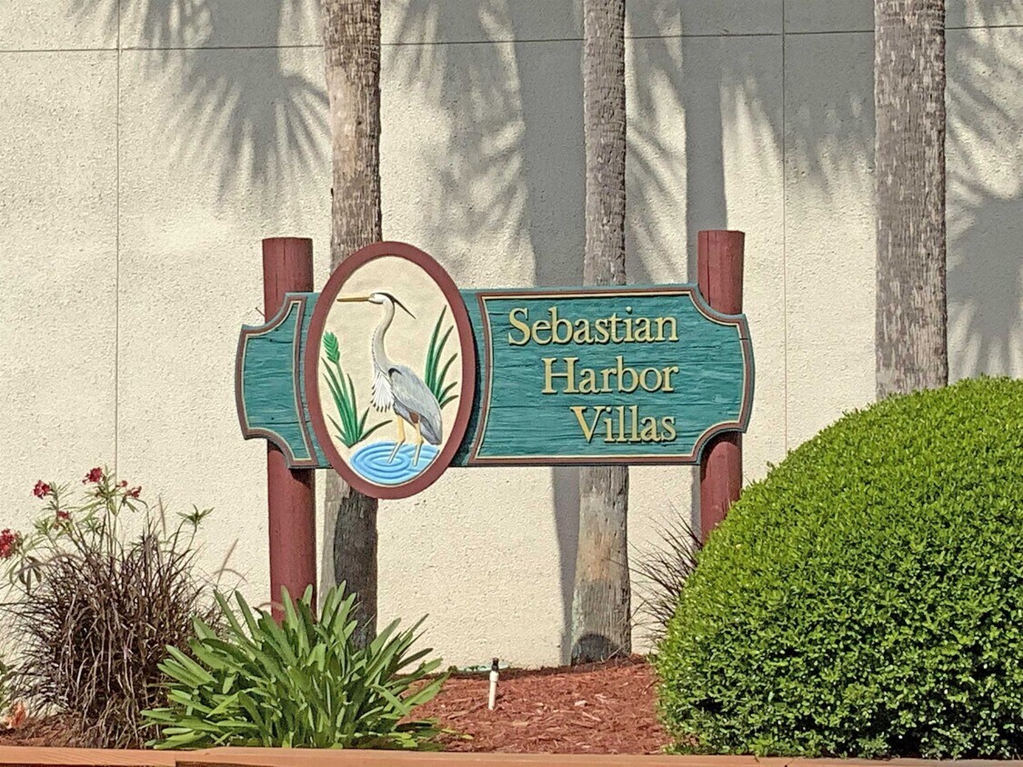 Primary Photo - 933 S Ponce De Leon Blvd