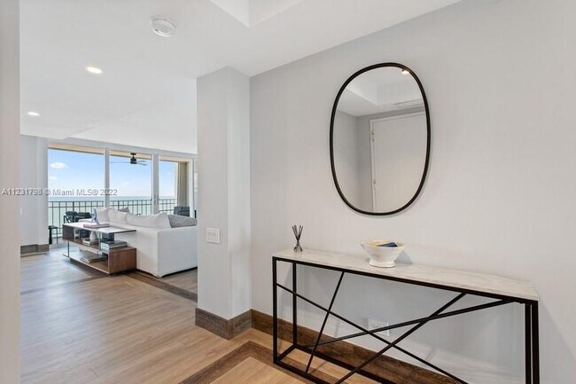 Foto del edificio - 881 Ocean Dr