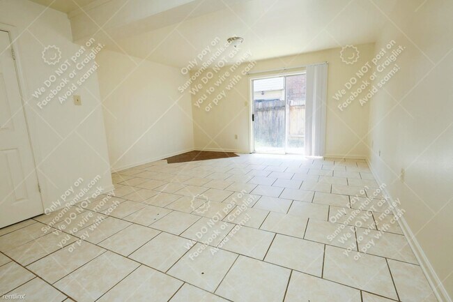 Foto del edificio - 2 br, 1.5 bath Townhome - 1635 Port Dr 4 4