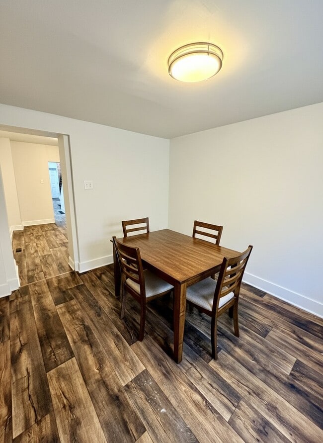 Building Photo - 2814 Helen St