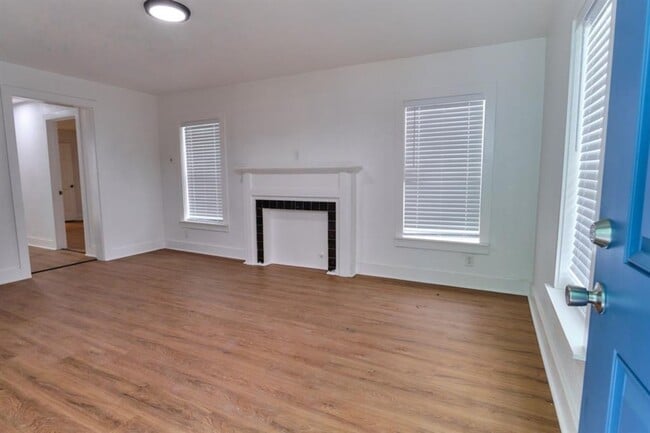 Building Photo - 1533 10th St