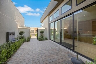 Building Photo - 4803 Verde Bloom St