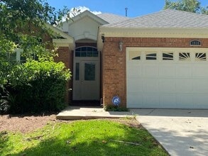 Building Photo - 1030 Pk Vw Dr