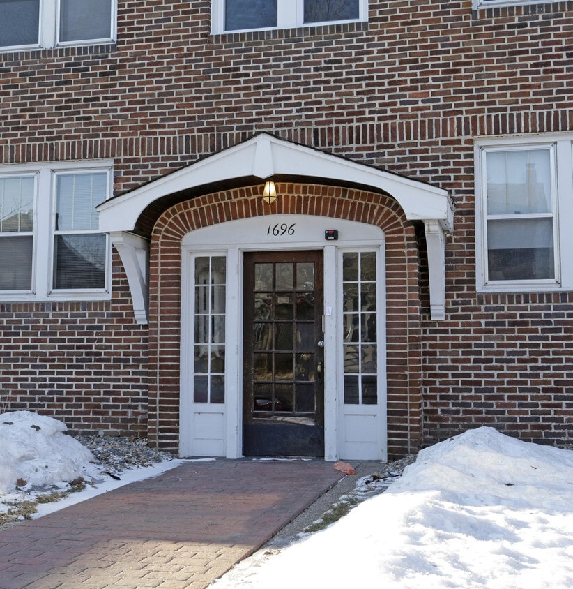 1696 Hague Ave, Saint Paul, MN 55104 1696 Hague Ave Saint Paul, MN