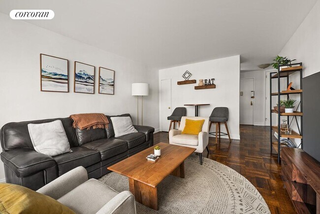 Foto del edificio - 245 E 24th St