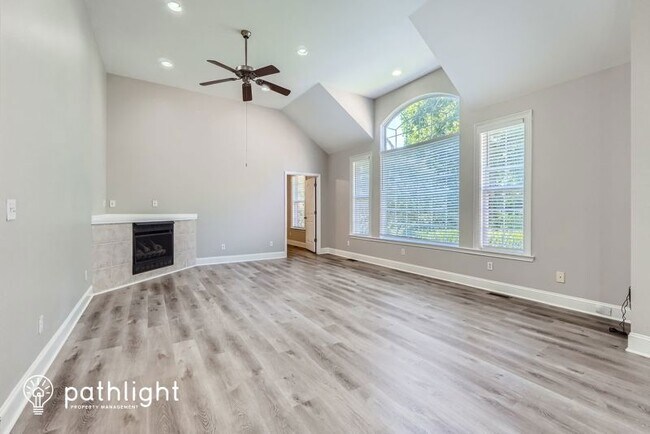 Foto del edificio - 3409 Lake Shore Rd S