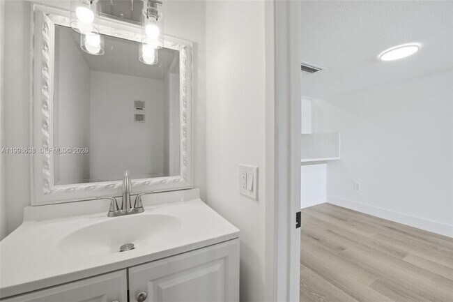 Foto del edificio - 315 NW 109th Ave
