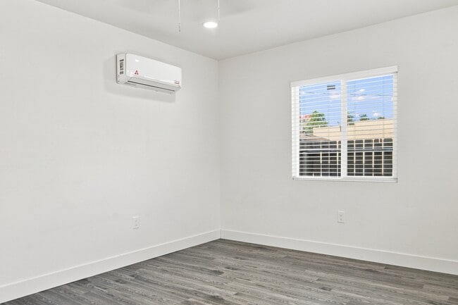 Foto del edificio - 2300 Brundage Ln