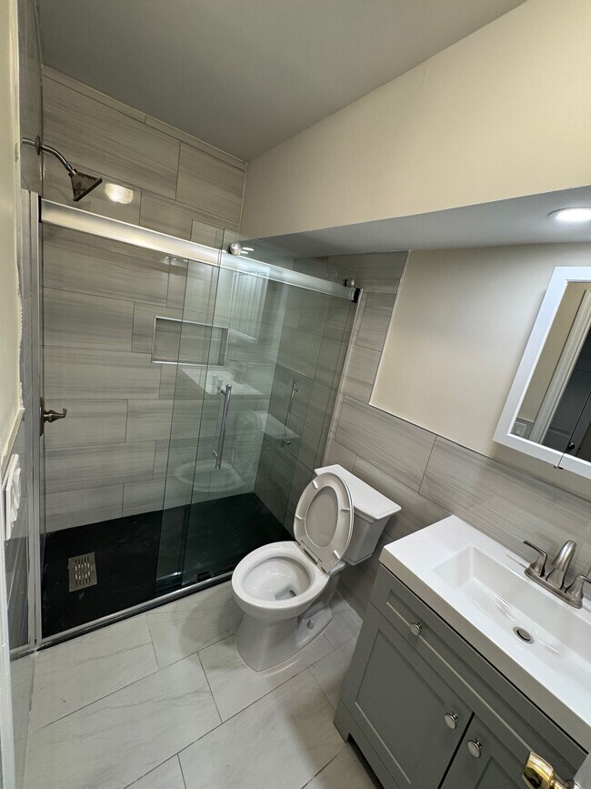 Building Photo - 31 Emory St