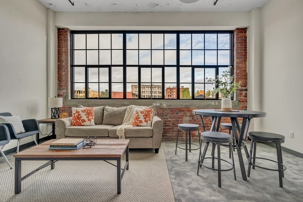 Foto principal - 151 Chestnut St