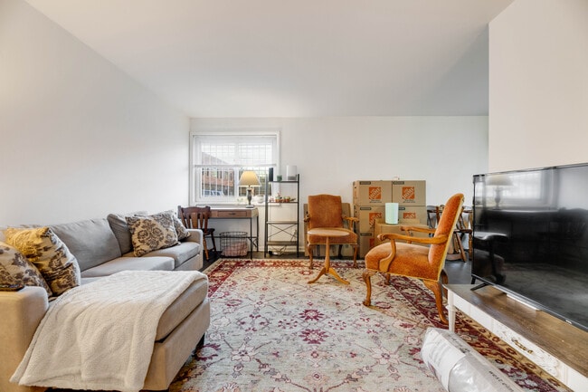 Building Photo - 3433 Mt Pleasant St NW