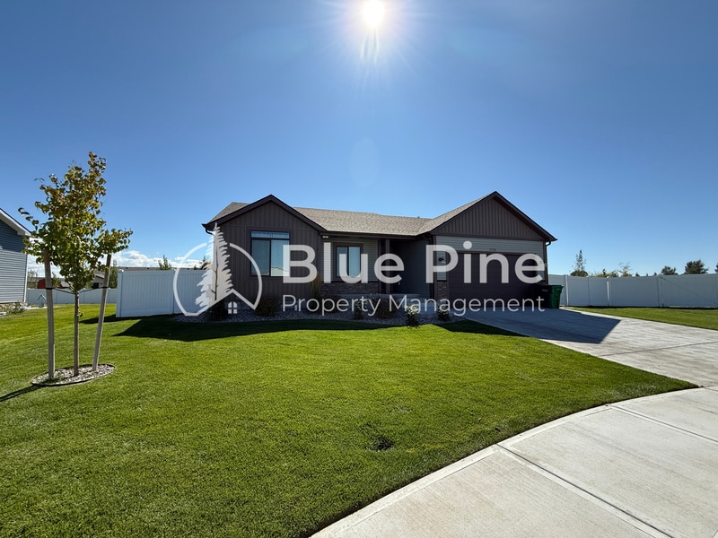 Foto principal - 3758 Inglewood Dr