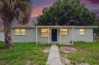 Building Photo - 4022 E Henry Ave