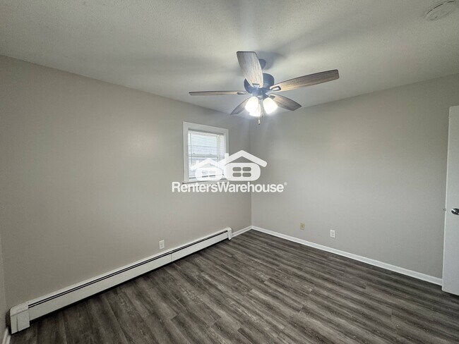 Foto del edificio - 114 NW College Ave
