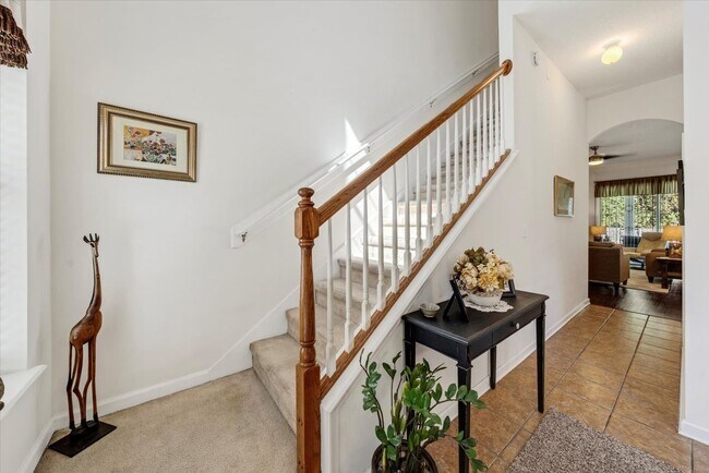 Building Photo - Beautiful 4/2.5 in Weschester!!