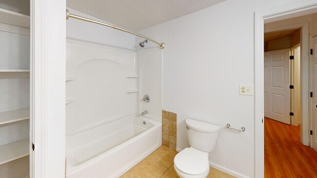 Foto del edificio - 70 Pilgrim Ave