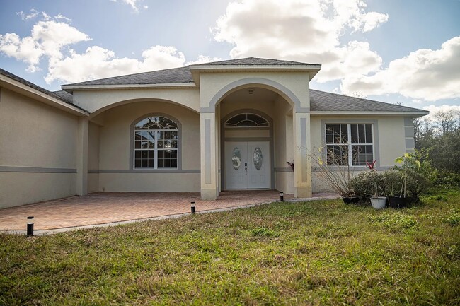 Building Photo - 19320 Oberly Pkwy