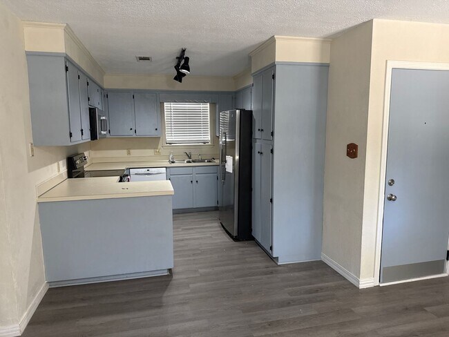 Foto del edificio - 1742 Byron Dr