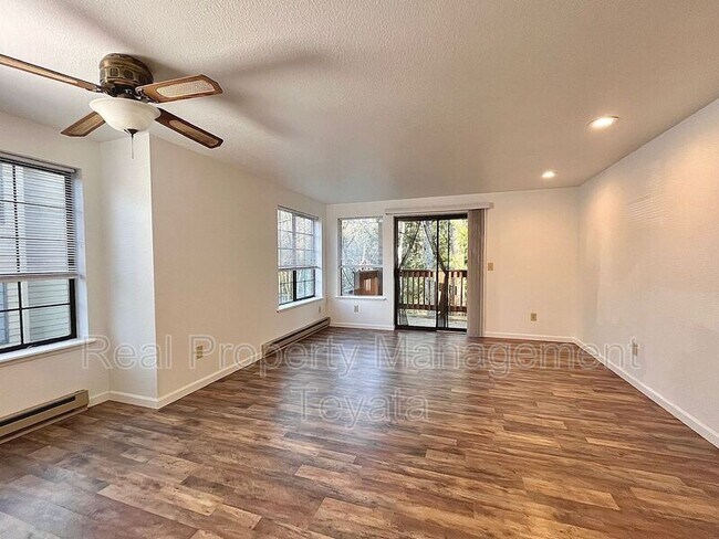 Foto del edificio - 1334 Puget St