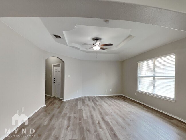 Building Photo - 6614 Estes Flats