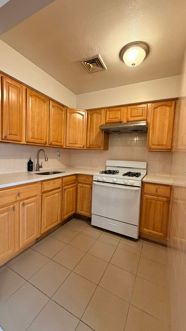 Foto del edificio - 6302 Grand Central Pky