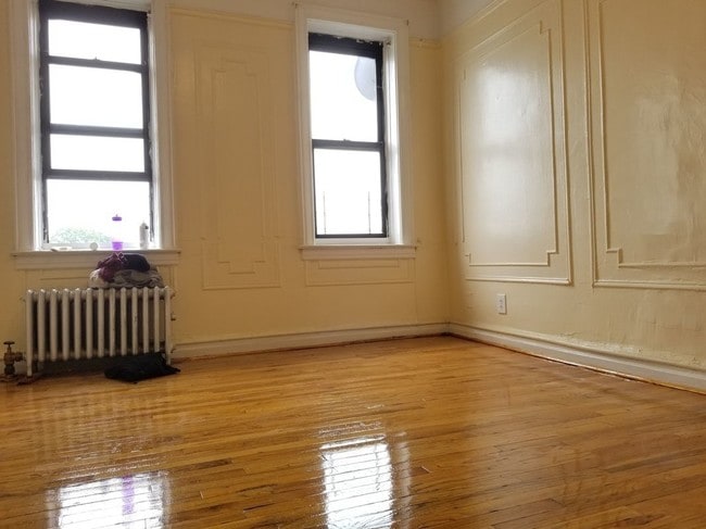 Building Photo - 256 E 37th St