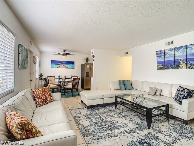 Foto del edificio - 4625 Bayshore Dr