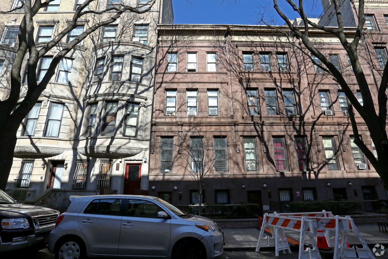 Building Photo - 21 W 90th St