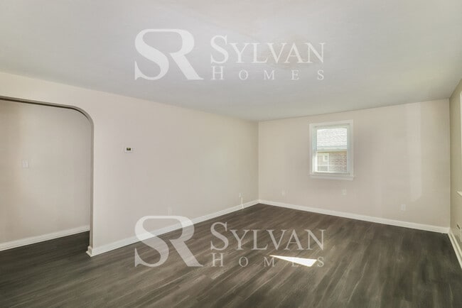 Building Photo - Charming 3BR 2BA Home