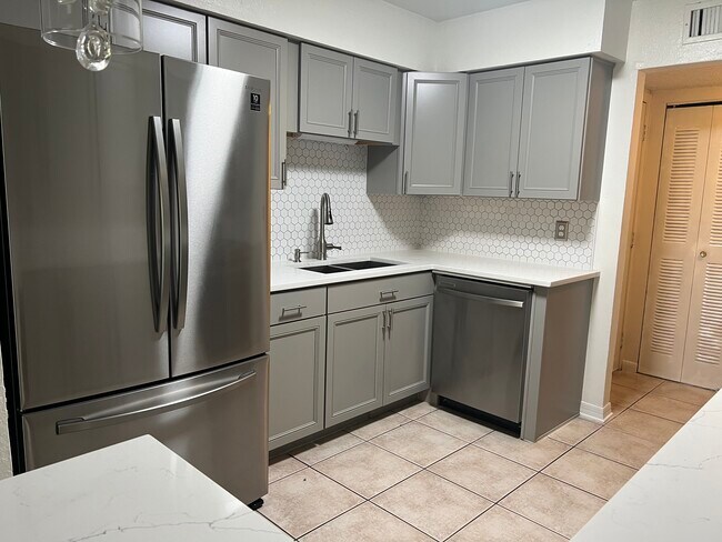 Building Photo - 4407 S Semoran Blvd
