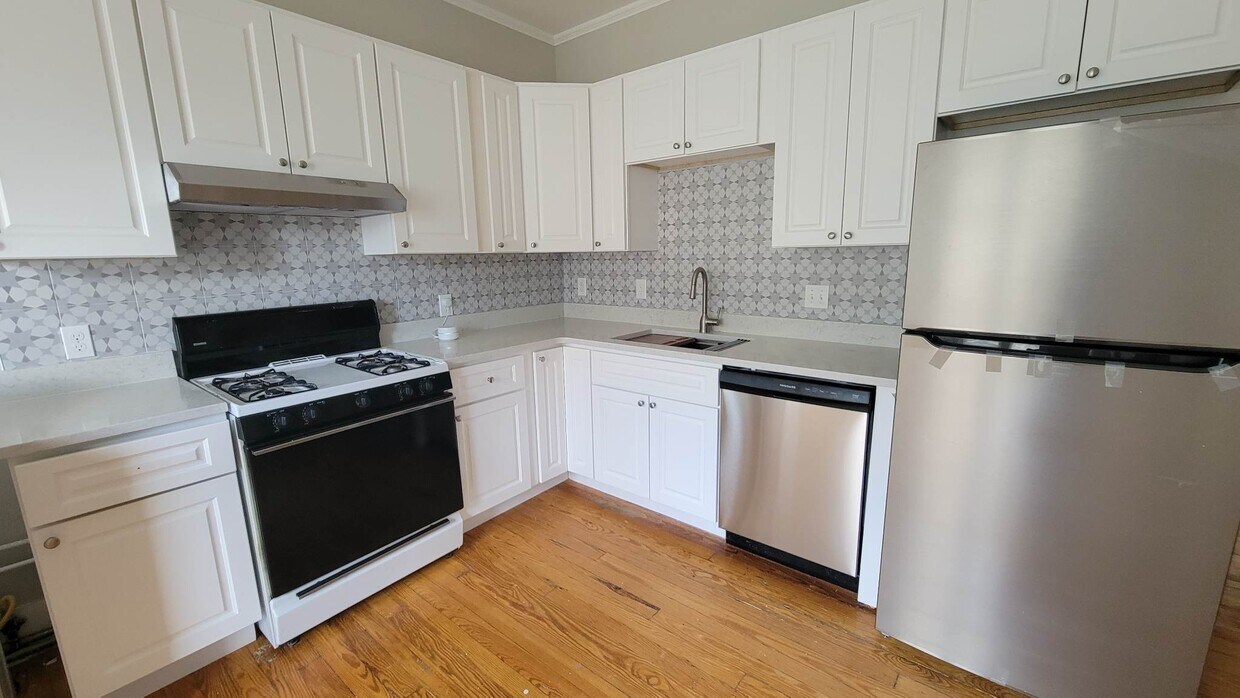 Kitchen - 511 Cleveland St