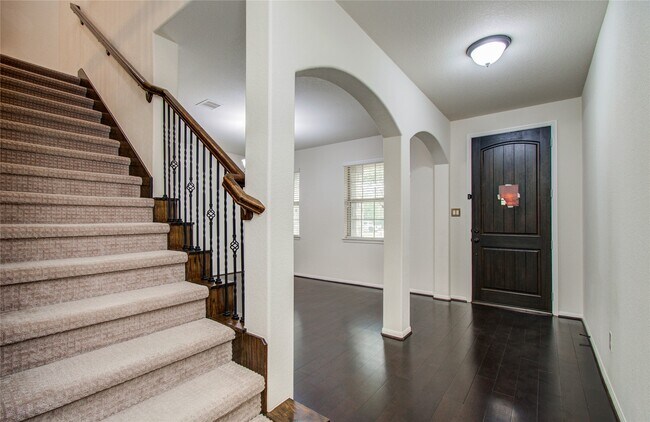 Foto del edificio - 2702 Fairfield Bend Pl