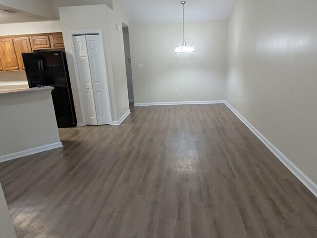 Foto del edificio - 2410 Quazar Cir