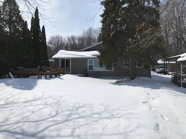 Lake side - 6494 N Paynes Point Rd
