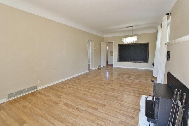 Building Photo - Charming Home in Caldwell