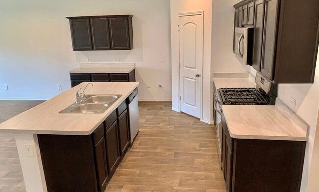 Building Photo - 21310 Riverdew Dr