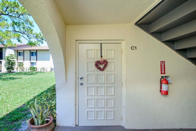 Building Photo - 3531 Pine Needle Dr