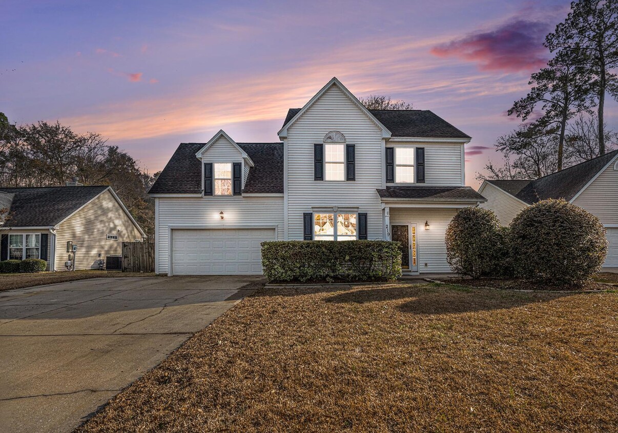 Foto principal - 219 Ashford Cir