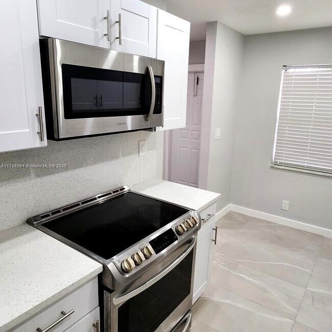 Foto del edificio - 1335 NW 94th Way