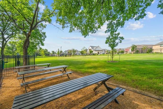 Foto del edificio - 2626 Bechtol St