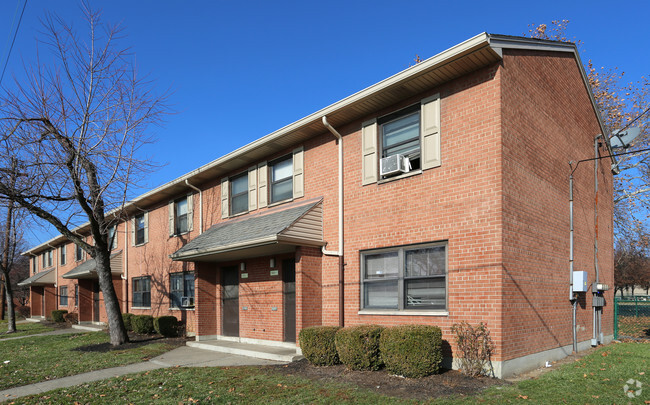 Foto del edificio - Stanley Rowe Towers and Townhomes