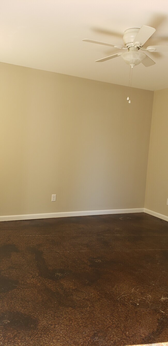 Living room - 112 Miller St