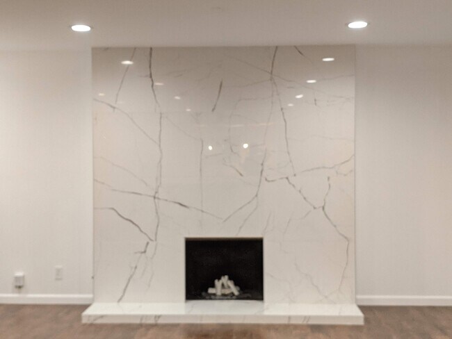 Foto del edificio - 7310 Maynard Ave