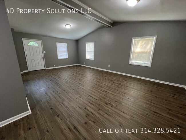 Foto del edificio - 9738 Cambria Dr