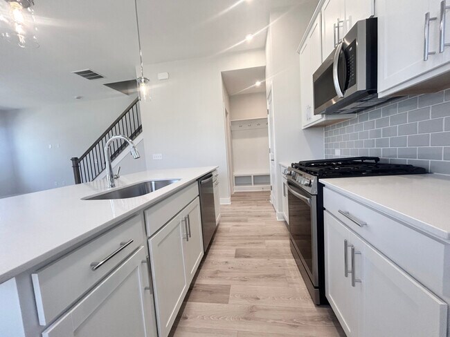 Foto del edificio - 714 Kinzer Ave