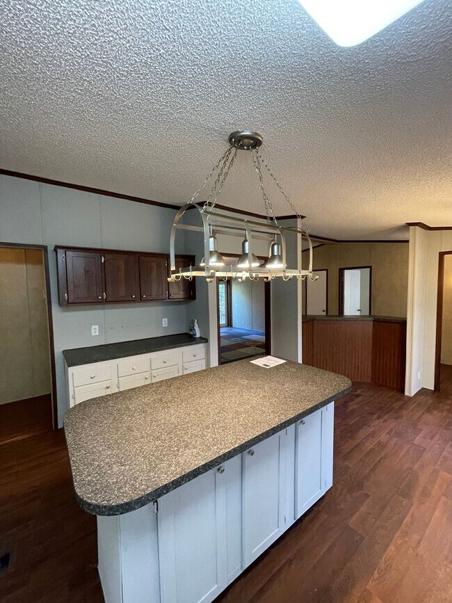 Foto del edificio - 3 bedroom 2 bath mobile home, LARGE, 1.33 ...