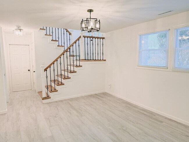 Foto del edificio - 919 Seneca Dr