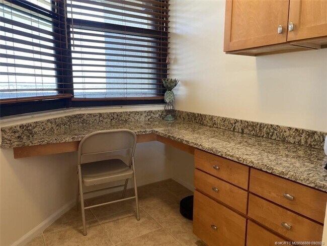 Building Photo - 9500 S Ocean Dr