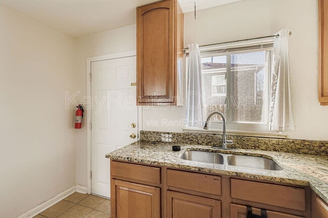 Foto del edificio - 3233 N Steele St